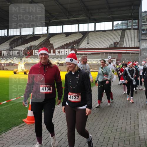 07.12.2025 - St. Pauli X-Mass-Run No. 15 Fabian Wolf http://msf.ph/oto/9424822 07.12.2025 12:09:17 Ziel 138, 1725, 1727, 2009, 3538, 3947, 3955, 3966, 4196, 4197, 4198, 4267, 4282, 4283 meine-sportfotos.de
