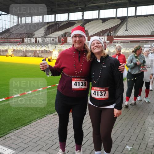 07.12.2025 - St. Pauli X-Mass-Run No. 15 Fabian Wolf http://msf.ph/oto/9424827 07.12.2025 12:09:19 Ziel 138, 1725, 1727, 2009, 3538, 3947, 3955, 3966, 4196, 4197, 4198, 4267, 4282, 4283 meine-sportfotos.de