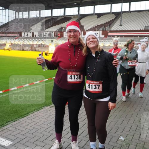 07.12.2025 - St. Pauli X-Mass-Run No. 15 Fabian Wolf http://msf.ph/oto/9424828 07.12.2025 12:09:19 Ziel 138, 1725, 1727, 2009, 3538, 3947, 3955, 3966, 4196, 4197, 4198, 4267, 4282, 4283 meine-sportfotos.de