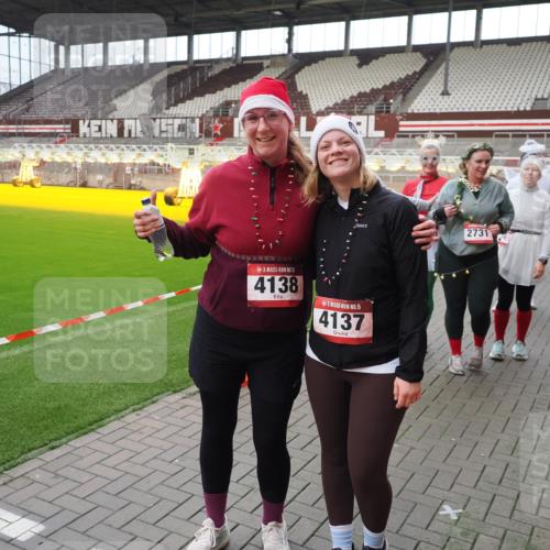 07.12.2025 - St. Pauli X-Mass-Run No. 15 Fabian Wolf http://msf.ph/oto/9424829 07.12.2025 12:09:19 Ziel 138, 1725, 1727, 2009, 3538, 3947, 3955, 3966, 4196, 4197, 4198, 4267, 4282, 4283 meine-sportfotos.de