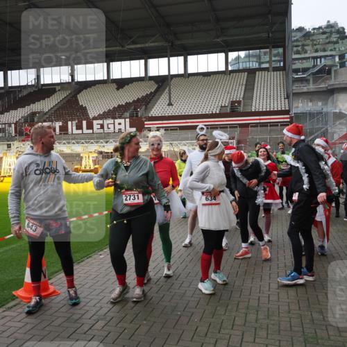 07.12.2025 - St. Pauli X-Mass-Run No. 15 Fabian Wolf http://msf.ph/oto/9424834 07.12.2025 12:09:22 Ziel 138, 1725, 1727, 2009, 3538, 3947, 3955, 3966, 4196, 4197, 4198, 4267, 4282, 4283 meine-sportfotos.de
