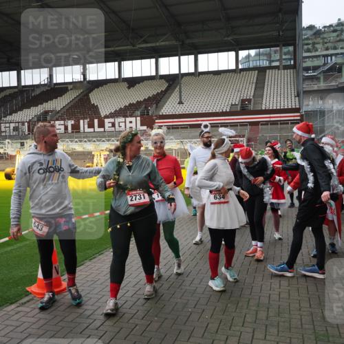 07.12.2025 - St. Pauli X-Mass-Run No. 15 Fabian Wolf http://msf.ph/oto/9424835 07.12.2025 12:09:22 Ziel 138, 1725, 1727, 2009, 3538, 3947, 3955, 3966, 4196, 4197, 4198, 4267, 4282, 4283 meine-sportfotos.de