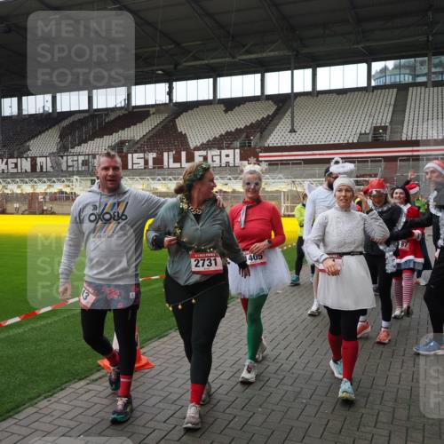 07.12.2025 - St. Pauli X-Mass-Run No. 15 Fabian Wolf http://msf.ph/oto/9424837 07.12.2025 12:09:22 Ziel 138, 1725, 1727, 2009, 3538, 3947, 3955, 3966, 4196, 4197, 4198, 4267, 4282, 4283 meine-sportfotos.de