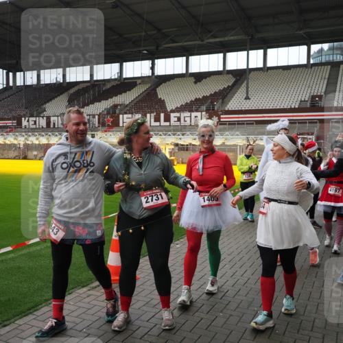 07.12.2025 - St. Pauli X-Mass-Run No. 15 Fabian Wolf http://msf.ph/oto/9424838 07.12.2025 12:09:23 Ziel 138, 1725, 1727, 2009, 3538, 3947, 3955, 3966, 4196, 4197, 4198, 4267, 4282, 4283 meine-sportfotos.de
