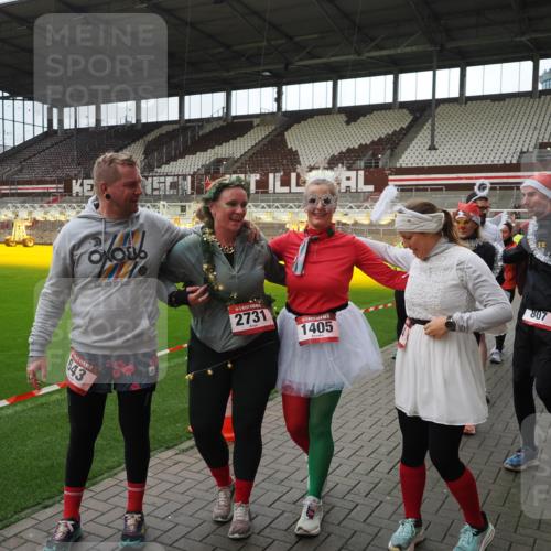 07.12.2025 - St. Pauli X-Mass-Run No. 15 Fabian Wolf http://msf.ph/oto/9424842 07.12.2025 12:09:24 Ziel 138, 1725, 1727, 2009, 3538, 3947, 3955, 3966, 4196, 4197, 4198, 4267, 4282, 4283, 4313, 4315 meine-sportfotos.de