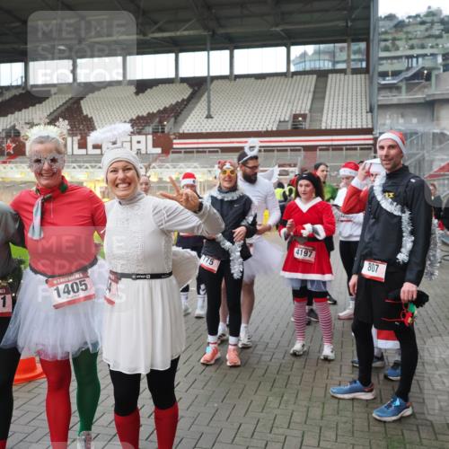 07.12.2025 - St. Pauli X-Mass-Run No. 15 Fabian Wolf http://msf.ph/oto/9424849 07.12.2025 12:09:29 Ziel 138, 1725, 1727, 2009, 3538, 3947, 3955, 3966, 4267, 4313, 4315 meine-sportfotos.de