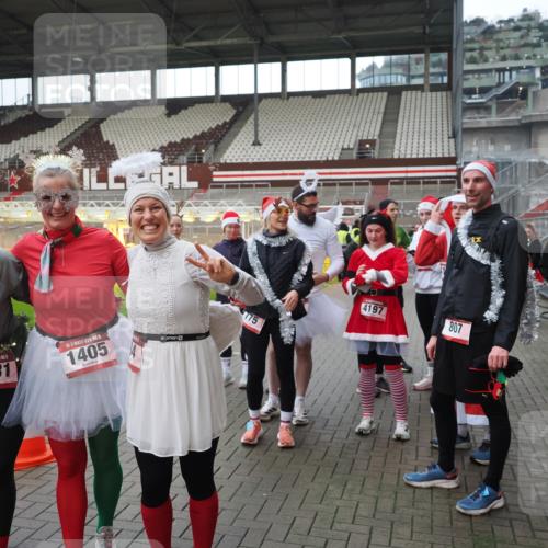 07.12.2025 - St. Pauli X-Mass-Run No. 15 Fabian Wolf http://msf.ph/oto/9424850 07.12.2025 12:09:30 Ziel 138, 1725, 1727, 2009, 3538, 3955, 4313, 4315 meine-sportfotos.de