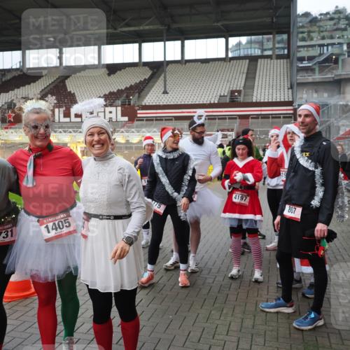 07.12.2025 - St. Pauli X-Mass-Run No. 15 Fabian Wolf http://msf.ph/oto/9424851 07.12.2025 12:09:30 Ziel 138, 1725, 1727, 2009, 3538, 3955, 4313, 4315 meine-sportfotos.de