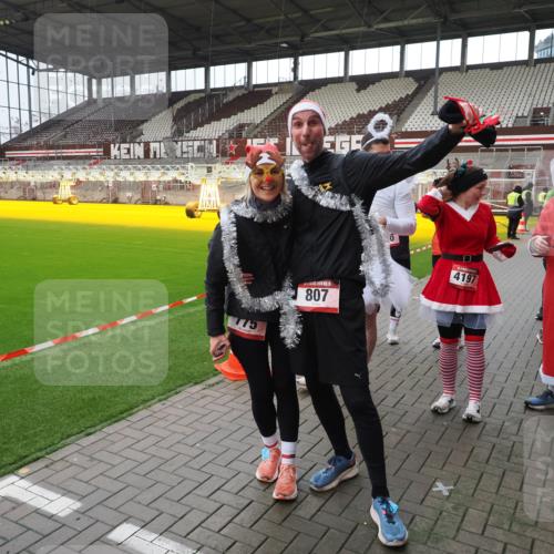 07.12.2025 - St. Pauli X-Mass-Run No. 15 Fabian Wolf http://msf.ph/oto/9424863 07.12.2025 12:09:35 Ziel 4313, 4315 meine-sportfotos.de