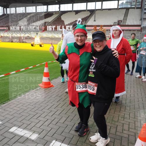 07.12.2025 - St. Pauli X-Mass-Run No. 15 Fabian Wolf http://msf.ph/oto/9424873 07.12.2025 12:09:40 Ziel 1494, 4313, 4315 meine-sportfotos.de