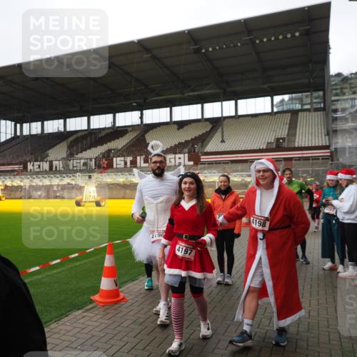 07.12.2025 - St. Pauli X-Mass-Run No. 15 Fabian Wolf http://msf.ph/oto/9424876 07.12.2025 12:09:42 Ziel 830, 1494, 4313, 4315 meine-sportfotos.de
