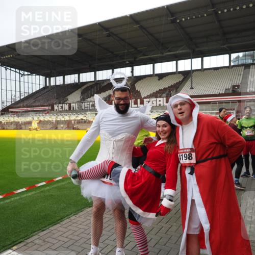 07.12.2025 - St. Pauli X-Mass-Run No. 15 Fabian Wolf http://msf.ph/oto/9424880 07.12.2025 12:09:44 Ziel 830, 835, 1494, 4313, 4315 meine-sportfotos.de