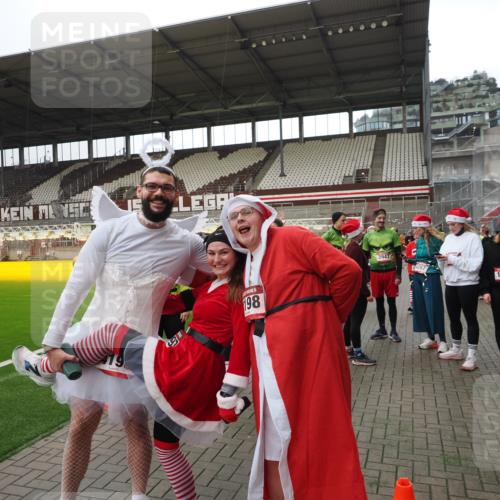 07.12.2025 - St. Pauli X-Mass-Run No. 15 Fabian Wolf http://msf.ph/oto/9424885 07.12.2025 12:09:45 Ziel 830, 835, 1494 meine-sportfotos.de