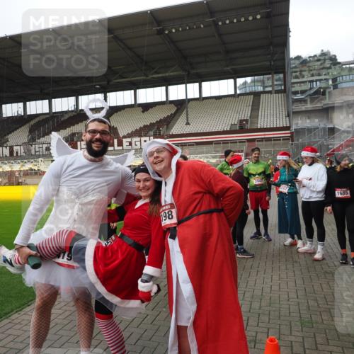 07.12.2025 - St. Pauli X-Mass-Run No. 15 Fabian Wolf http://msf.ph/oto/9424886 07.12.2025 12:09:45 Ziel 830, 835, 1494 meine-sportfotos.de