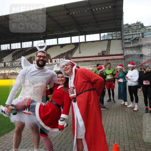 07.12.2025 - St. Pauli X-Mass-Run No. 15 Fabian Wolf http://msf.ph/oto/9424887 07.12.2025 12:09:45 Ziel 830, 835, 1494 meine-sportfotos.de