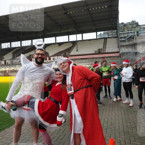 07.12.2025 - St. Pauli X-Mass-Run No. 15 Fabian Wolf http://msf.ph/oto/9424889 07.12.2025 12:09:46 Ziel 830, 835, 1494 meine-sportfotos.de