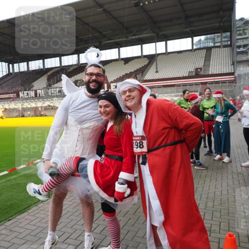 07.12.2025 - St. Pauli X-Mass-Run No. 15 Fabian Wolf http://msf.ph/oto/9424893 07.12.2025 12:09:47 Ziel 830, 835, 1494, 3744, 3746 meine-sportfotos.de