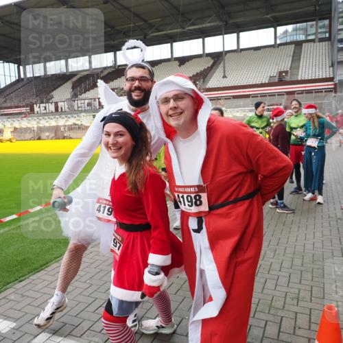 07.12.2025 - St. Pauli X-Mass-Run No. 15 Fabian Wolf http://msf.ph/oto/9424895 07.12.2025 12:09:47 Ziel 830, 835, 1494, 3744, 3746 meine-sportfotos.de