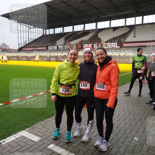 07.12.2025 - St. Pauli X-Mass-Run No. 15 Fabian Wolf http://msf.ph/oto/9424900 07.12.2025 12:09:51 Ziel 830, 835, 1494, 3462, 3744, 3746 meine-sportfotos.de