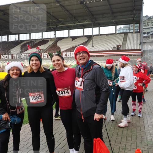 07.12.2025 - St. Pauli X-Mass-Run No. 15 Fabian Wolf http://msf.ph/oto/9424914 07.12.2025 12:09:58 Ziel 830, 835, 3462, 3744, 3746, 3760 meine-sportfotos.de