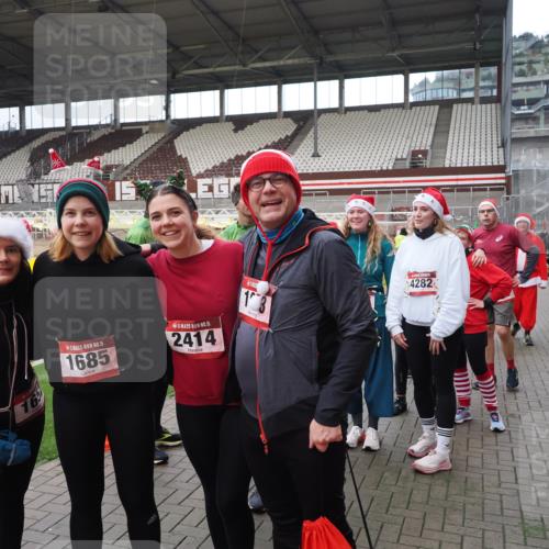 07.12.2025 - St. Pauli X-Mass-Run No. 15 Fabian Wolf http://msf.ph/oto/9424917 07.12.2025 12:10:00 Ziel 830, 835, 3462, 3744, 3746, 3760 meine-sportfotos.de