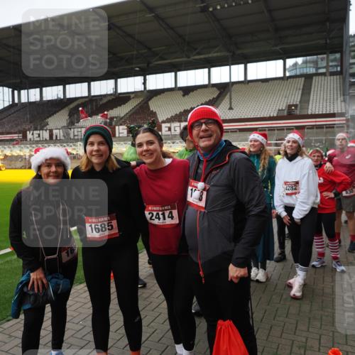 07.12.2025 - St. Pauli X-Mass-Run No. 15 Fabian Wolf http://msf.ph/oto/9424918 07.12.2025 12:10:00 Ziel 830, 835, 3462, 3744, 3746, 3760 meine-sportfotos.de