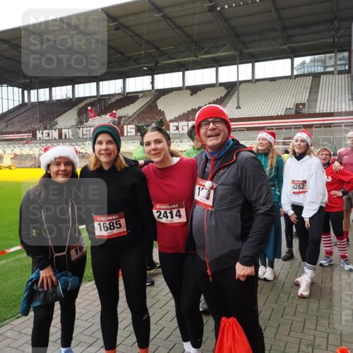 07.12.2025 - St. Pauli X-Mass-Run No. 15 Fabian Wolf http://msf.ph/oto/9424919 07.12.2025 12:10:00 Ziel 830, 835, 3462, 3744, 3746, 3760 meine-sportfotos.de