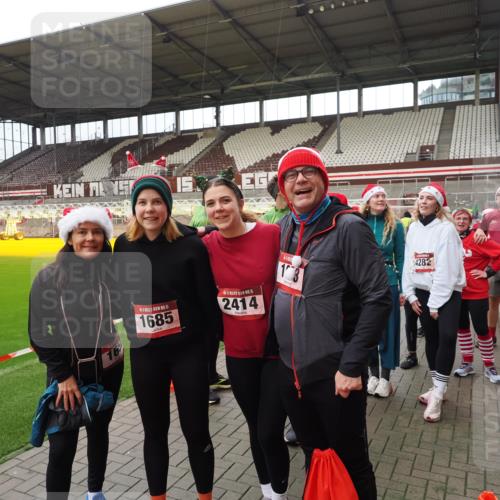 07.12.2025 - St. Pauli X-Mass-Run No. 15 Fabian Wolf http://msf.ph/oto/9424920 07.12.2025 12:10:01 Ziel 830, 835, 3462, 3744, 3746, 3760 meine-sportfotos.de