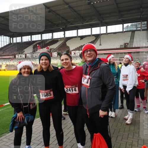 07.12.2025 - St. Pauli X-Mass-Run No. 15 Fabian Wolf http://msf.ph/oto/9424921 07.12.2025 12:10:01 Ziel 830, 835, 3462, 3744, 3746, 3760 meine-sportfotos.de