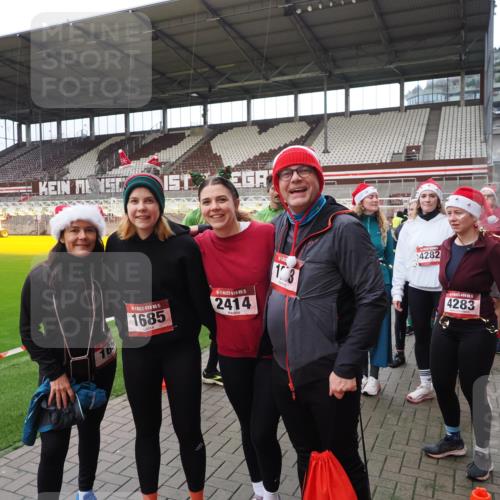07.12.2025 - St. Pauli X-Mass-Run No. 15 Fabian Wolf http://msf.ph/oto/9424924 07.12.2025 12:10:02 Ziel 830, 835, 3462, 3744, 3746, 3760 meine-sportfotos.de