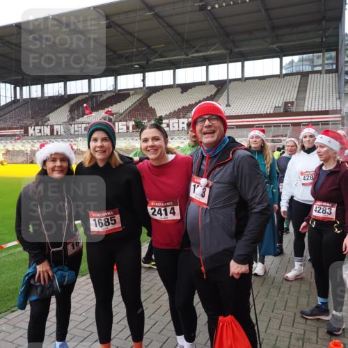 07.12.2025 - St. Pauli X-Mass-Run No. 15 Fabian Wolf http://msf.ph/oto/9424925 07.12.2025 12:10:02 Ziel 830, 835, 3462, 3744, 3746, 3760 meine-sportfotos.de