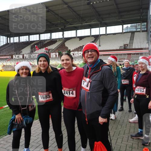 07.12.2025 - St. Pauli X-Mass-Run No. 15 Fabian Wolf http://msf.ph/oto/9424931 07.12.2025 12:10:04 Ziel 3462, 3744, 3746, 3760 meine-sportfotos.de