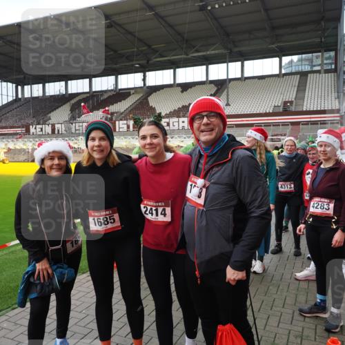 07.12.2025 - St. Pauli X-Mass-Run No. 15 Fabian Wolf http://msf.ph/oto/9424932 07.12.2025 12:10:04 Ziel 3462, 3744, 3746, 3760 meine-sportfotos.de