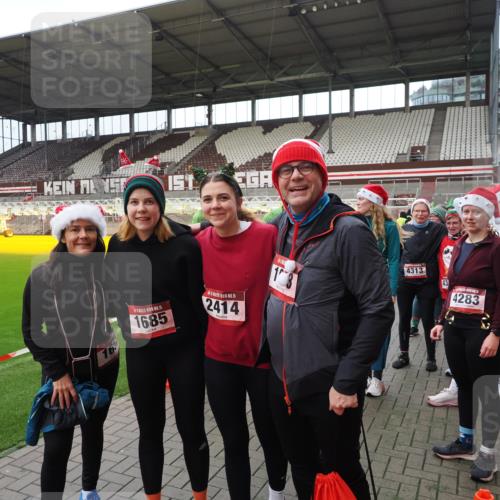 07.12.2025 - St. Pauli X-Mass-Run No. 15 Fabian Wolf http://msf.ph/oto/9424933 07.12.2025 12:10:05 Ziel 3374, 3376, 3462, 3744, 3746, 3760 meine-sportfotos.de