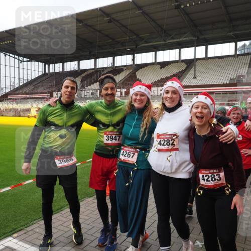 07.12.2025 - St. Pauli X-Mass-Run No. 15 Fabian Wolf http://msf.ph/oto/9424940 07.12.2025 12:10:10 Ziel 3374, 3375, 3376, 3462, 3760 meine-sportfotos.de