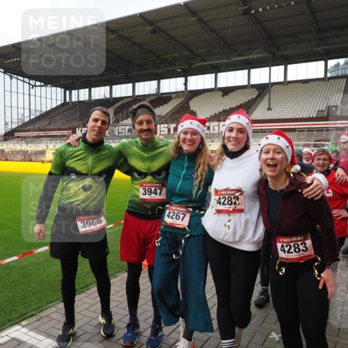 07.12.2025 - St. Pauli X-Mass-Run No. 15 Fabian Wolf http://msf.ph/oto/9424941 07.12.2025 12:10:10 Ziel 3374, 3375, 3376, 3462, 3760 meine-sportfotos.de