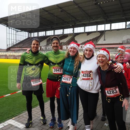 07.12.2025 - St. Pauli X-Mass-Run No. 15 Fabian Wolf http://msf.ph/oto/9424950 07.12.2025 12:10:12 Ziel 3374, 3375, 3376, 3760 meine-sportfotos.de