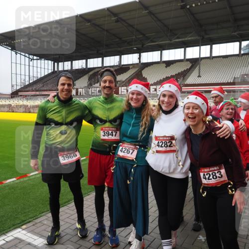 07.12.2025 - St. Pauli X-Mass-Run No. 15 Fabian Wolf http://msf.ph/oto/9424954 07.12.2025 12:10:13 Ziel 3374, 3375, 3376, 3760 meine-sportfotos.de