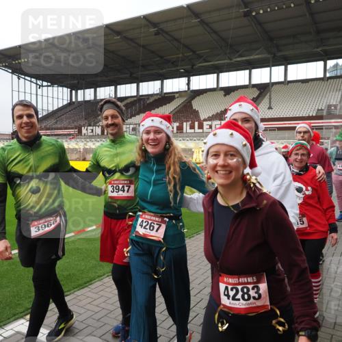 07.12.2025 - St. Pauli X-Mass-Run No. 15 Fabian Wolf http://msf.ph/oto/9424956 07.12.2025 12:10:15 Ziel 1037, 3374, 3375, 3376 meine-sportfotos.de
