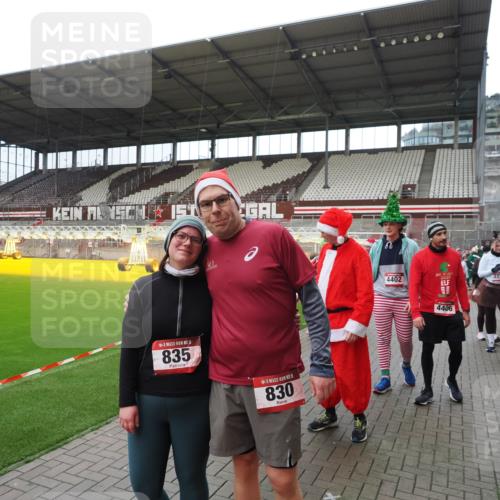 07.12.2025 - St. Pauli X-Mass-Run No. 15 Fabian Wolf http://msf.ph/oto/9424989 07.12.2025 12:10:29 Ziel 1036, 1037, 1450, 1728, 1731, 3701, 3840, 3841, 4259, 4262, 4745, 4826, 4827, 4833, 4834, 4836 meine-sportfotos.de