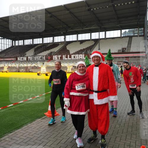 07.12.2025 - St. Pauli X-Mass-Run No. 15 Fabian Wolf http://msf.ph/oto/9424994 07.12.2025 12:10:32 Ziel 1036, 1037, 1450, 1728, 1731, 3701, 3840, 3841, 4257, 4259, 4262, 4280, 4281, 4745, 4826, 4827, 4831, 4833, 4834, 4836 meine-sportfotos.de