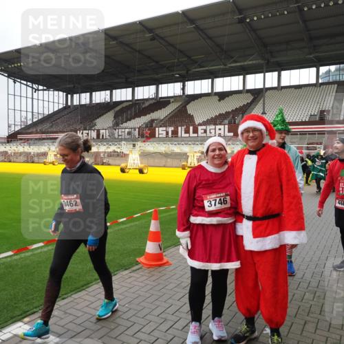 07.12.2025 - St. Pauli X-Mass-Run No. 15 Fabian Wolf http://msf.ph/oto/9424996 07.12.2025 12:10:33 Ziel 208, 223, 1036, 1037, 1450, 1728, 1731, 3701, 3840, 3841, 4257, 4259, 4262, 4280, 4281, 4745, 4826, 4827, 4831, 4833, 4834, 4836 meine-sportfotos.de