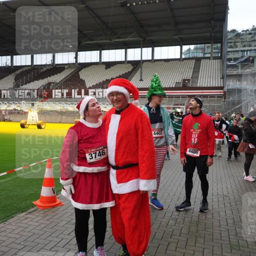 07.12.2025 - St. Pauli X-Mass-Run No. 15 Fabian Wolf http://msf.ph/oto/9424998 07.12.2025 12:10:34 Ziel 208, 223, 224, 1036, 1037, 1450, 1728, 1731, 1845, 3701, 3840, 3841, 4257, 4259, 4262, 4280, 4281, 4745, 4826, 4827, 4831, 4833, 4834, 4836 meine-sportfotos.de