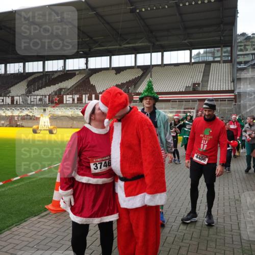 07.12.2025 - St. Pauli X-Mass-Run No. 15 Fabian Wolf http://msf.ph/oto/9425001 07.12.2025 12:10:36 Ziel 208, 223, 224, 1036, 1450, 1728, 1731, 1845, 3701, 3840, 3841, 4257, 4259, 4262, 4280, 4281, 4745, 4826, 4827, 4831, 4833, 4834, 4836 meine-sportfotos.de