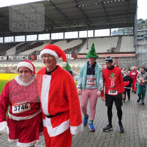 07.12.2025 - St. Pauli X-Mass-Run No. 15 Fabian Wolf http://msf.ph/oto/9425003 07.12.2025 12:10:36 Ziel 208, 223, 224, 1036, 1450, 1728, 1731, 1845, 3701, 3840, 3841, 4257, 4259, 4262, 4280, 4281, 4745, 4826, 4827, 4831, 4833, 4834, 4836 meine-sportfotos.de