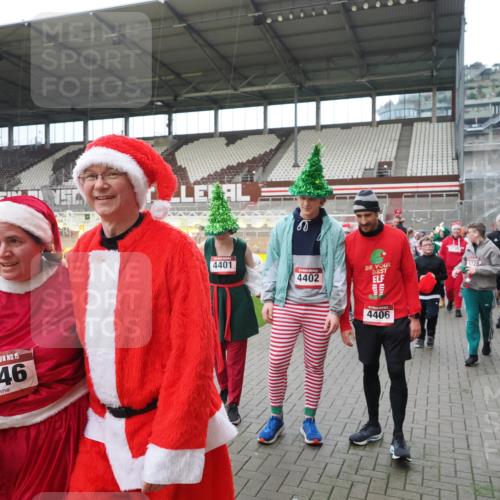 07.12.2025 - St. Pauli X-Mass-Run No. 15 Fabian Wolf http://msf.ph/oto/9425004 07.12.2025 12:10:37 Ziel 208, 223, 224, 1450, 1728, 1731, 1845, 3701, 3840, 3841, 4257, 4259, 4262, 4280, 4281, 4745, 4826, 4827, 4831, 4833, 4834, 4836 meine-sportfotos.de