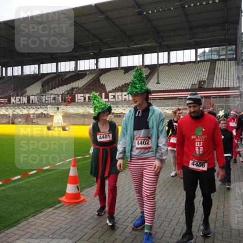 07.12.2025 - St. Pauli X-Mass-Run No. 15 Fabian Wolf http://msf.ph/oto/9425005 07.12.2025 12:10:38 Ziel 208, 223, 224, 1450, 1728, 1731, 1845, 3701, 3840, 3841, 4257, 4259, 4262, 4280, 4281, 4745, 4826, 4827, 4831, 4833, 4834, 4836 meine-sportfotos.de