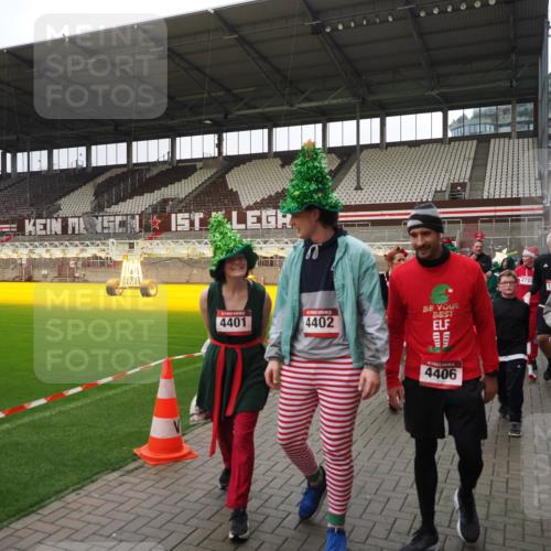 07.12.2025 - St. Pauli X-Mass-Run No. 15 Fabian Wolf http://msf.ph/oto/9425006 07.12.2025 12:10:38 Ziel 208, 223, 224, 1450, 1728, 1731, 1845, 3701, 3840, 3841, 4257, 4259, 4262, 4280, 4281, 4745, 4826, 4827, 4831, 4833, 4834, 4836 meine-sportfotos.de