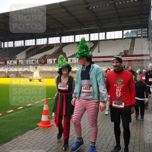 07.12.2025 - St. Pauli X-Mass-Run No. 15 Fabian Wolf http://msf.ph/oto/9425007 07.12.2025 12:10:38 Ziel 208, 223, 224, 1450, 1728, 1731, 1845, 3701, 3840, 3841, 4257, 4259, 4262, 4280, 4281, 4745, 4826, 4827, 4831, 4833, 4834, 4836 meine-sportfotos.de