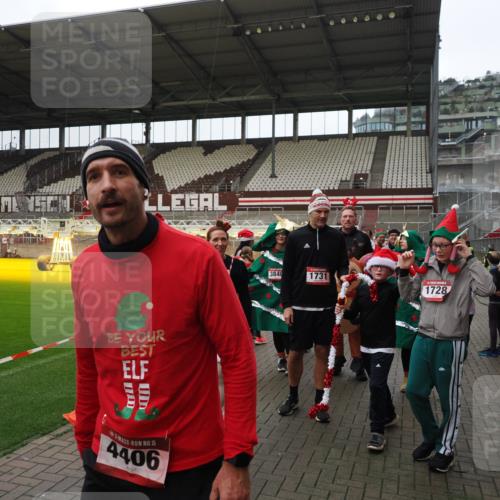 07.12.2025 - St. Pauli X-Mass-Run No. 15 Fabian Wolf http://msf.ph/oto/9425036 07.12.2025 12:10:48 Ziel 208, 223, 224, 1450, 1845, 4257, 4259, 4262, 4280, 4281, 4831, 4836 meine-sportfotos.de